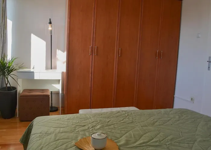 Luna Apartment Split