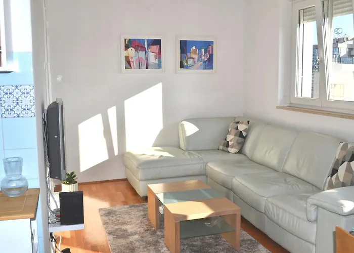 Luna Apartment *